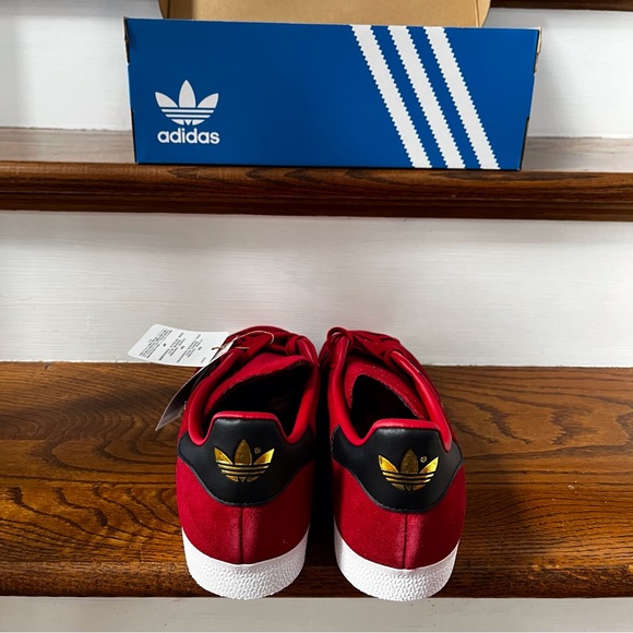 Adidas Gazelle Manchester United Low Cut Shoes New NIB Various Sizes - Picture 3 of 10